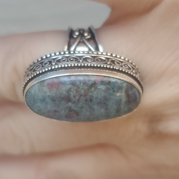 New Ruby in Zoisite Antique Design Silver Ring. - Picture 3 of 11